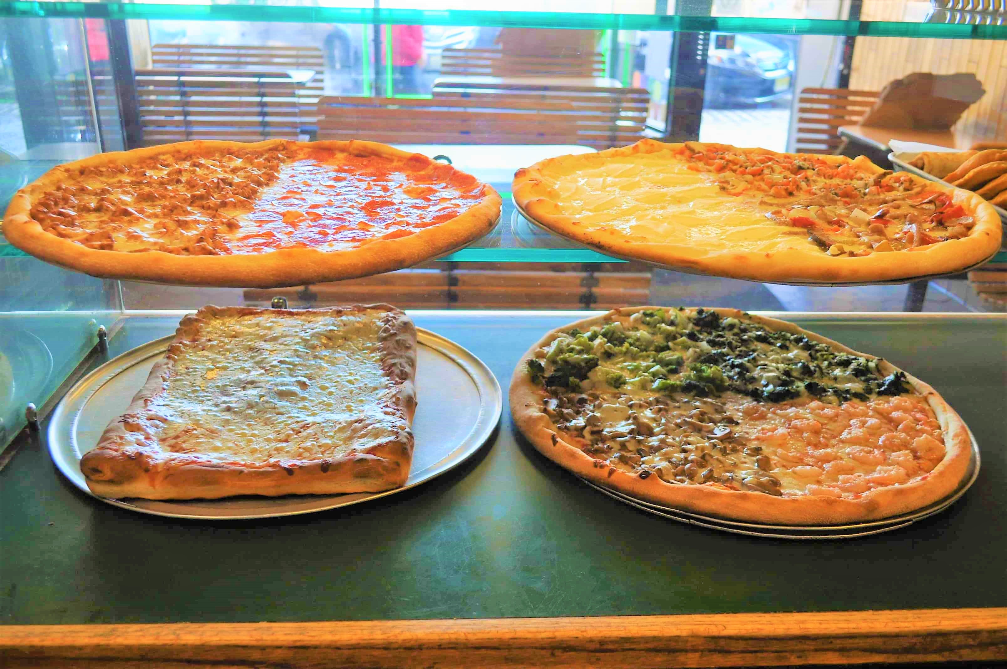 crisy-crust-pizza-counter-inside